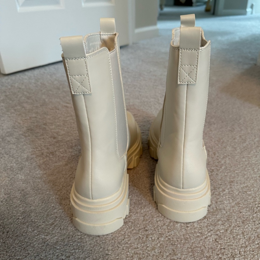 DREAM PAIRS Women's Platform Chelsea Boots - Chunky Ankle Booties - Picture 2 of 3